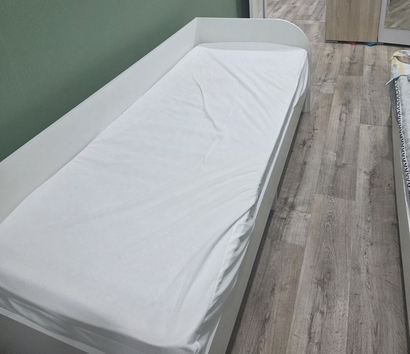 Продам кровать подростковая 200/90