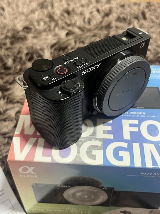 Body Sony ZV-E10 (Negru) - Impecabil