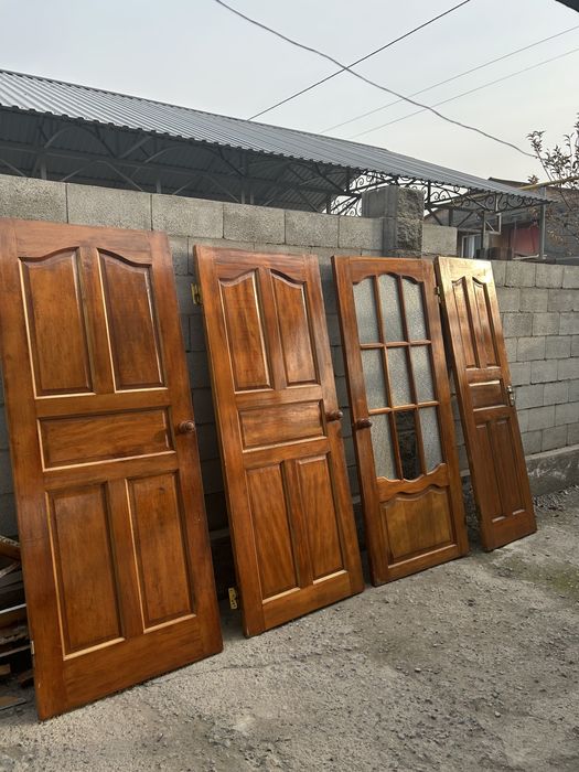 Продам дверь деревянный