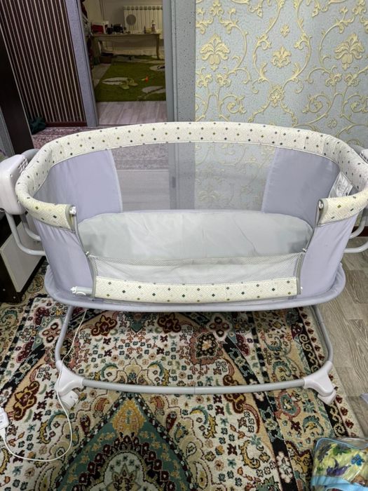 Кроват детский с колыбельная