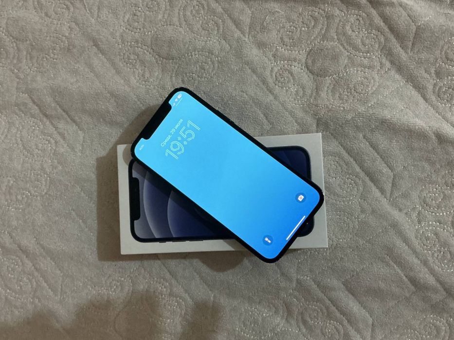 Продам iphone 12 64гб