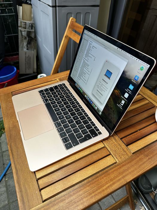 MacBook Air 13.3” Rose Gold 2019 256 Gb 232 Cicluri