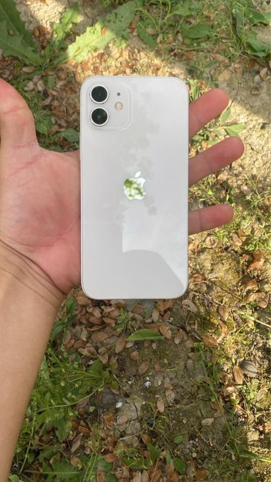 Продаю iphone 12 white edition