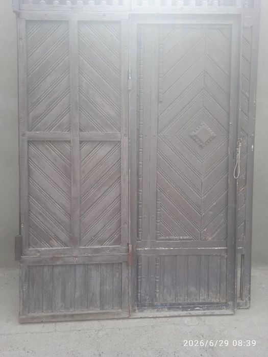 Darvoza zur yaxshi qalin metaldan yasalgan,ogan odam baraka topadi ,se