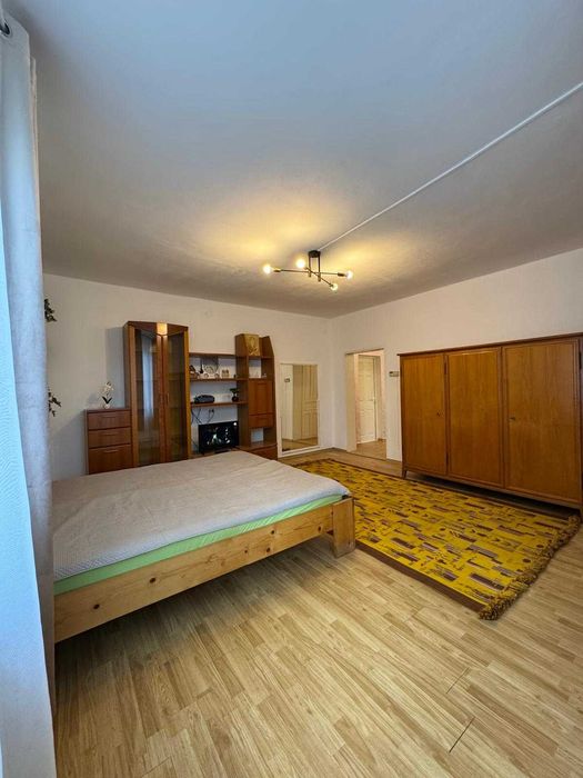 Apartament cu intrare separata, parter, curte si parcare