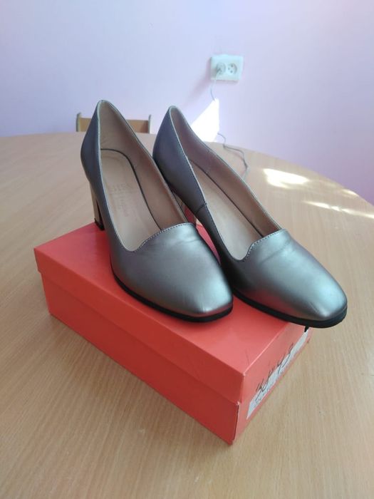 Продам новые туфли