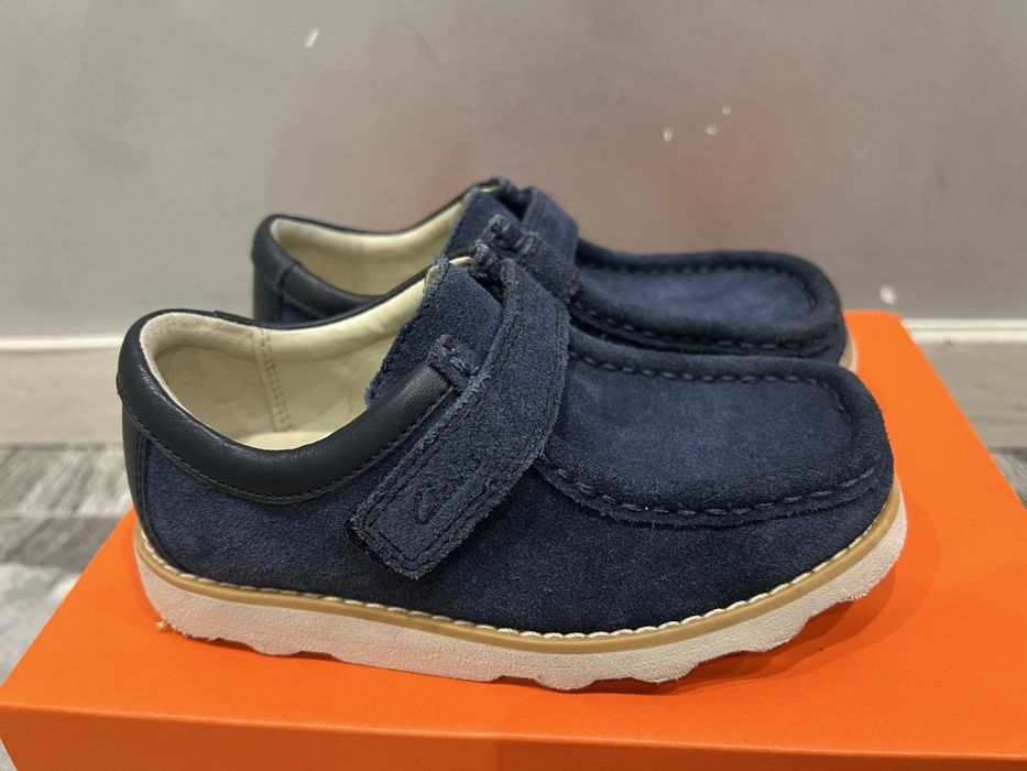 Обувки Clarks за момче