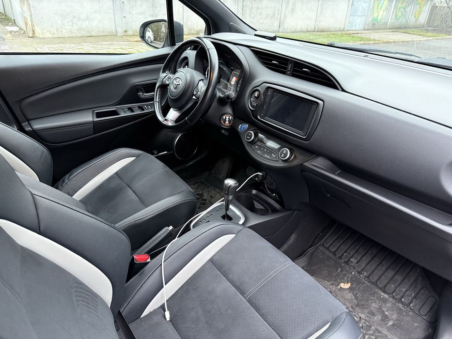 Toyota Yaris hyrid 1.5 GR Sport