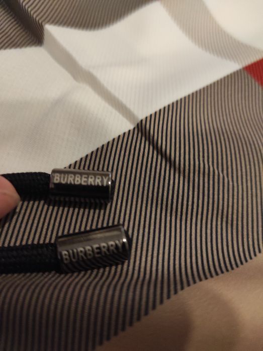 Burberry Shorts (pantaloni scurți Burberry)