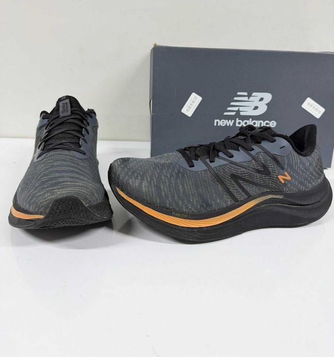 New Balance FuelCell Propel v4