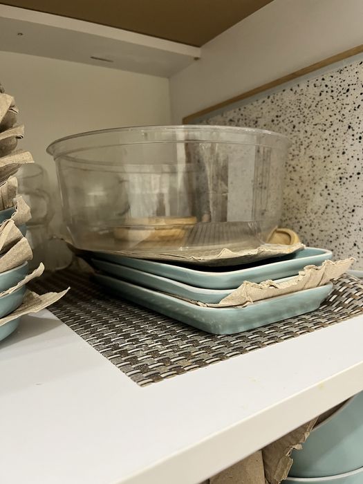 Продам набор посуды .