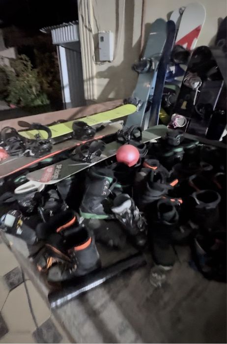 Продам сноубоды и ботинки