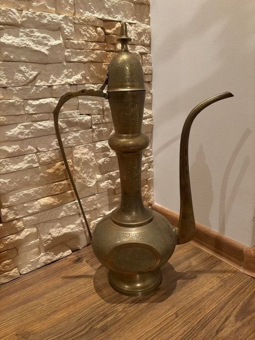 Carafă din alamă