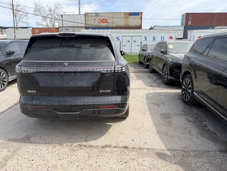 Dong feng 008 qora kuzov qora salon 6 orindiqli Toshkentda tayyor