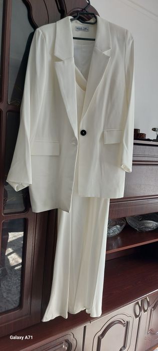 Платья, костюм, пиджак 5000тг б/у