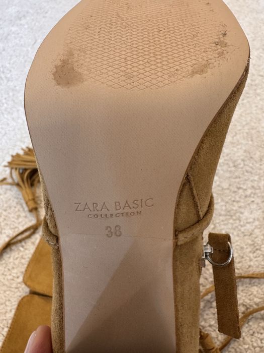 Cizme cu toc, piele intoarsa, bej