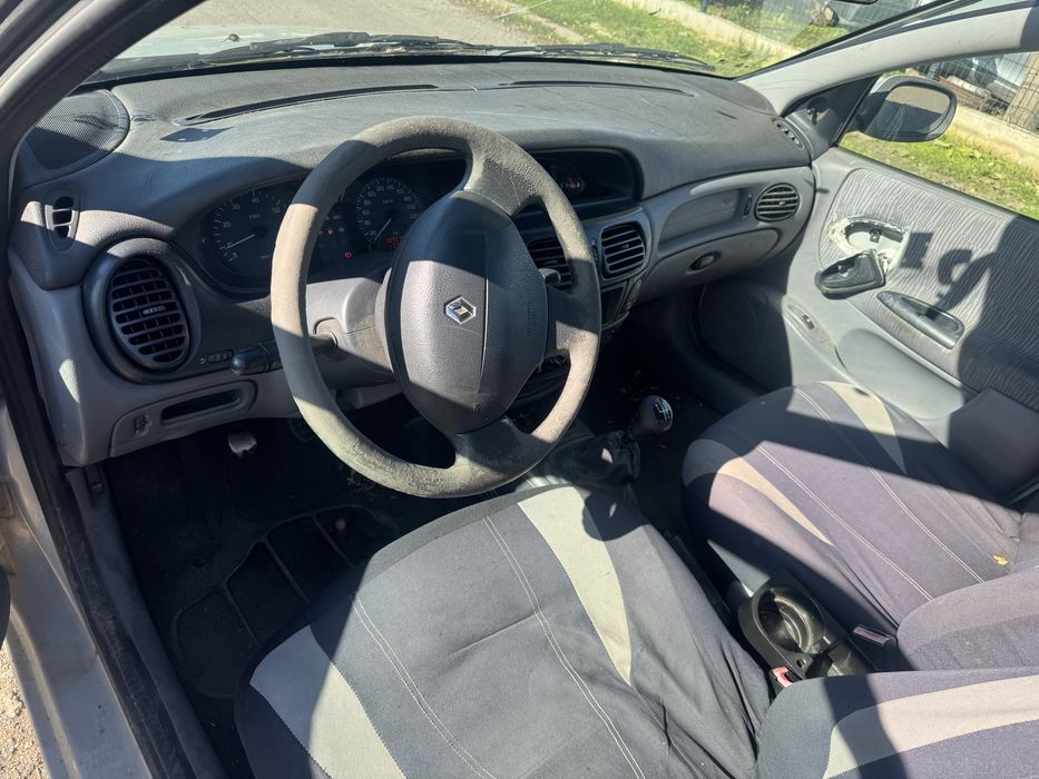 Рено меган 1.6 и на части