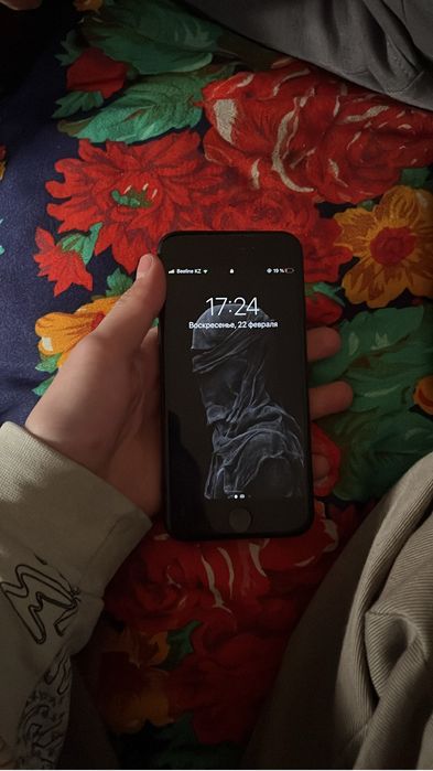 айфон 7прадам срчно