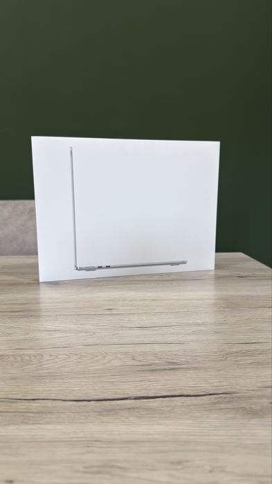 MacBook Air 13” M4 / 16GB RAM / 512GB SSD