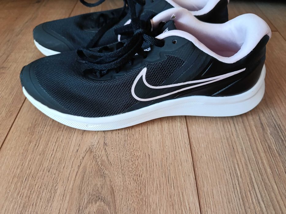 Дамски маратонки Nike