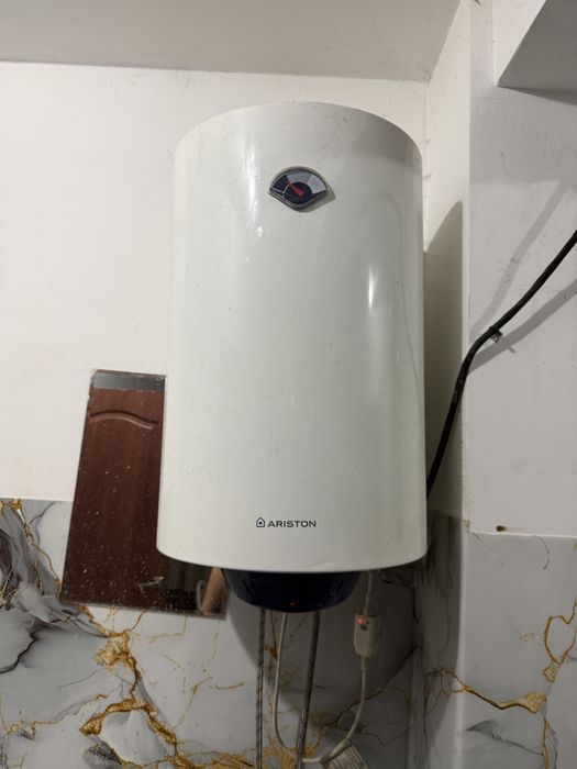 Бойлер ariston 4 шт есть