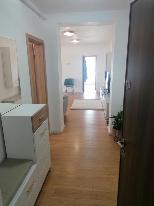 Inchiriez apartament