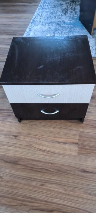 Pat de mijloc dimensiuni 125*200 + 2 noptiere + șifonier