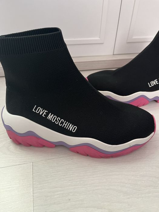 НАМАЛЕНИ!!! Дамски обувки Love Moschino