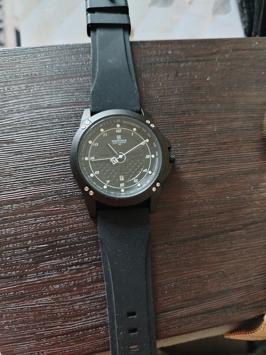 Продам часы наручные