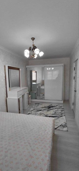 Ватний  Мерос магазини 2 хонали квартира ижарага берилади. ID: 1900