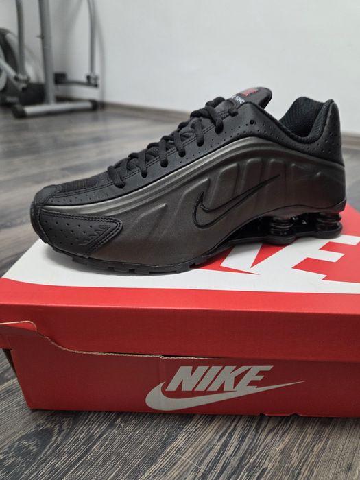 Vând Nike Shox r4