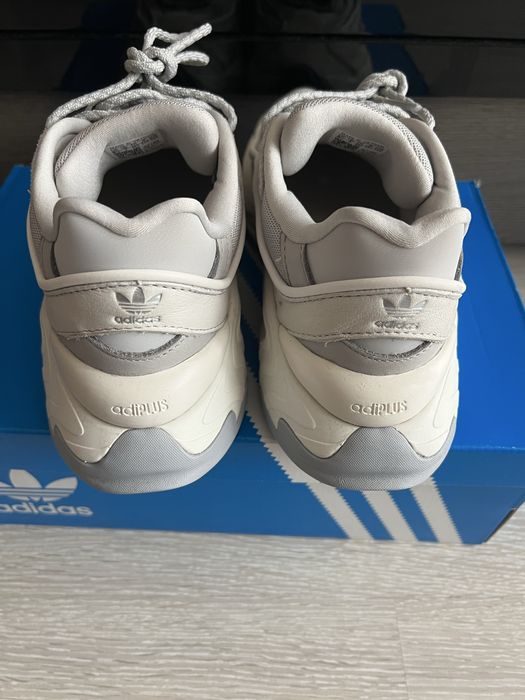 Оригинални маратонки Adidas Oznova W