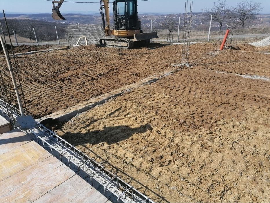 Inchiriez execut lucrari cu excavator, miniexcavator 5t, buldozer 20t