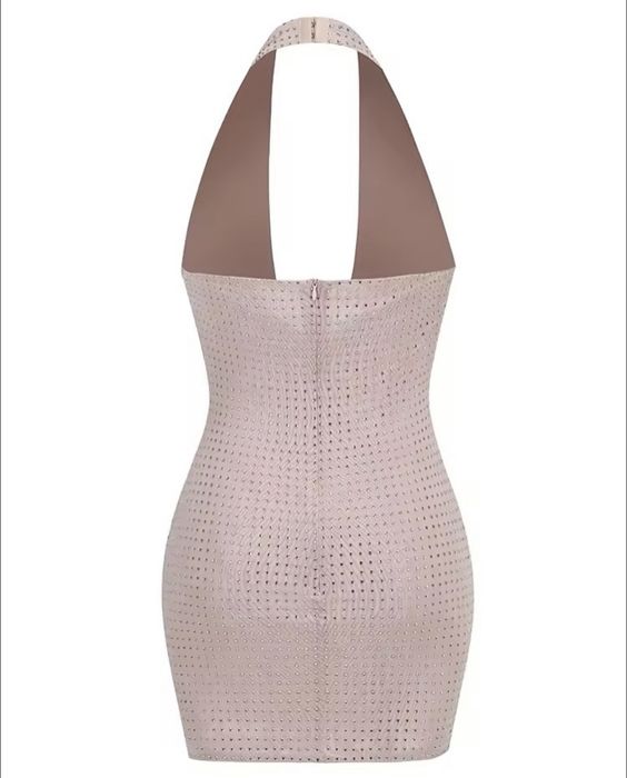 Рокля с камъчета