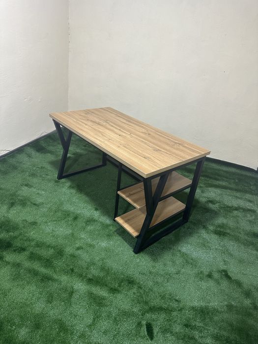 Стол в стиле лофт