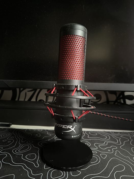 Продам микрофон HyperX Quadcast