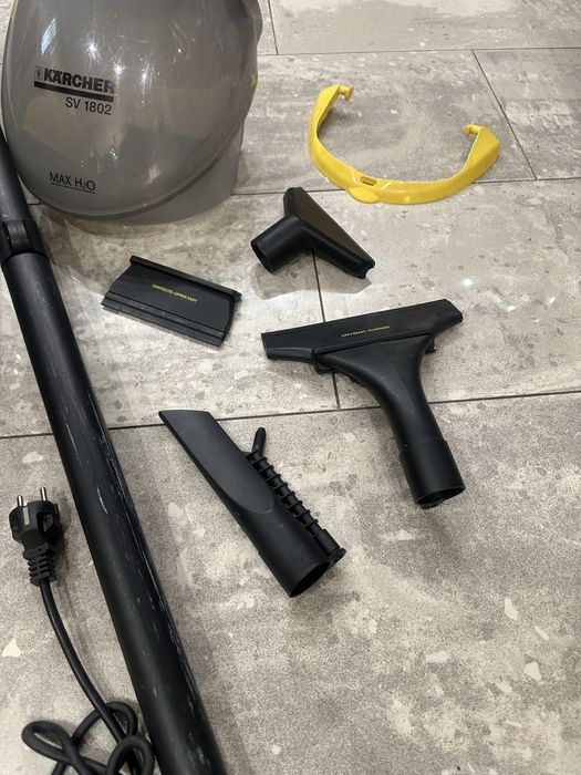 Прахосмукачка пароекстактор KARCHER (модел SV1802)