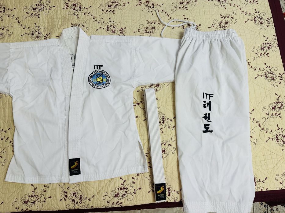 Продам кимоно для таэквандо