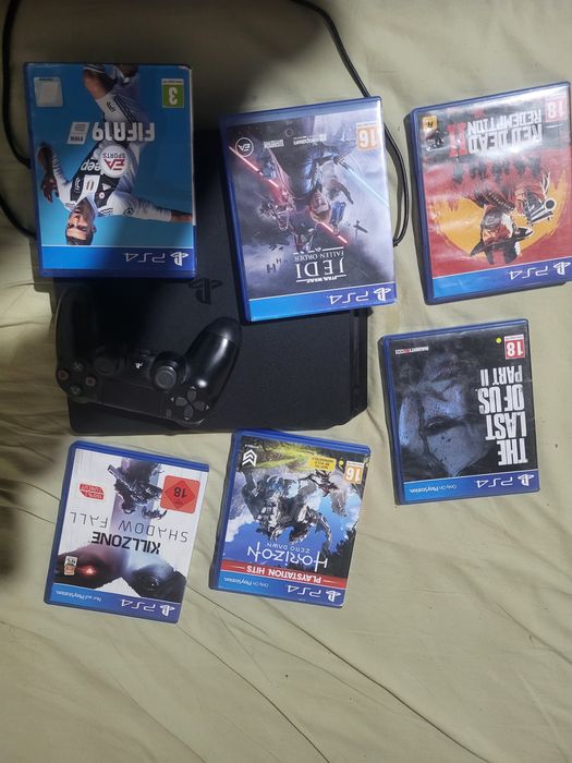 Playstation 4 slim