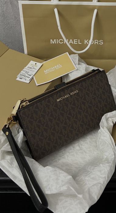 Michael Kors очень вместительный кошелёк( оригинал)