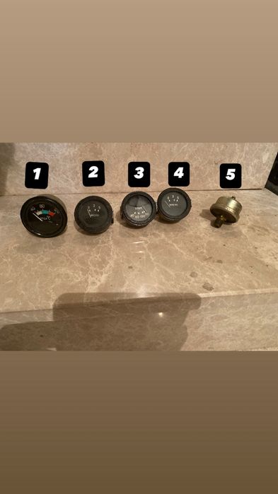 Манометри/ часовници за температури и вода за руска техника