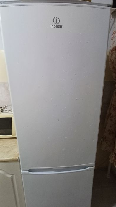 Холодильник б/у.