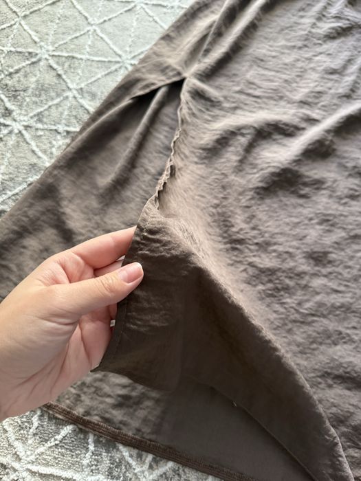 Шоколадный цвет. Размер 46. Маломерит.