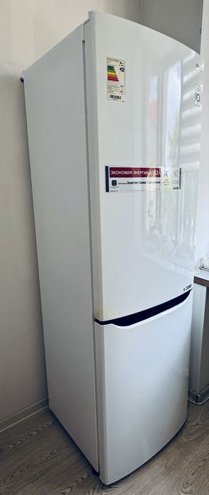 Холодильник LG.