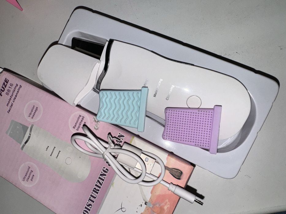 Аппарат для чистки лица новый