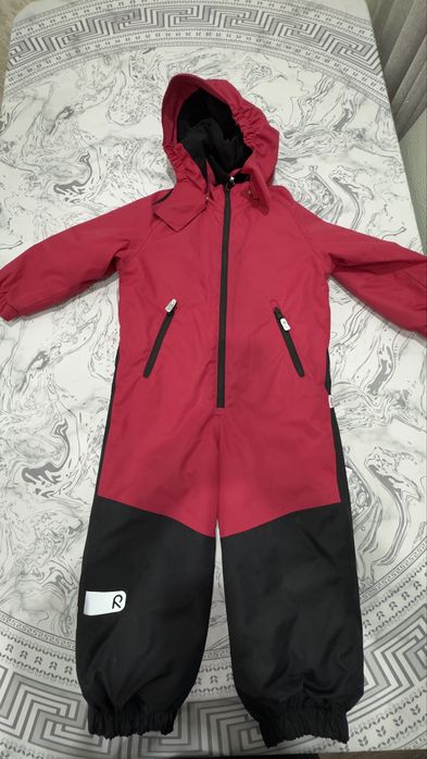 Продам комбинезон детский на девочку