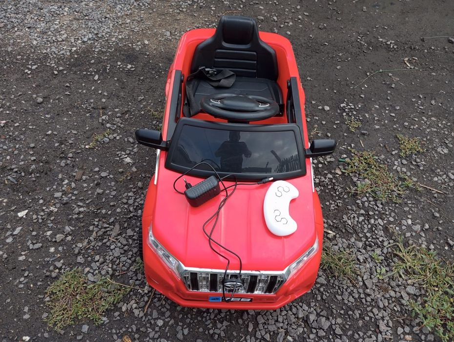 Продам детский электромобиль