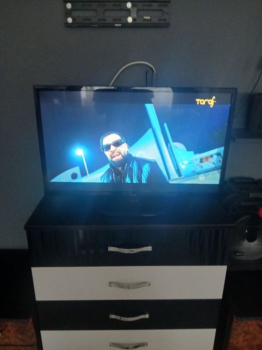 Vând TV  LG  si tv teleteh de 81cm. 32 inch philips