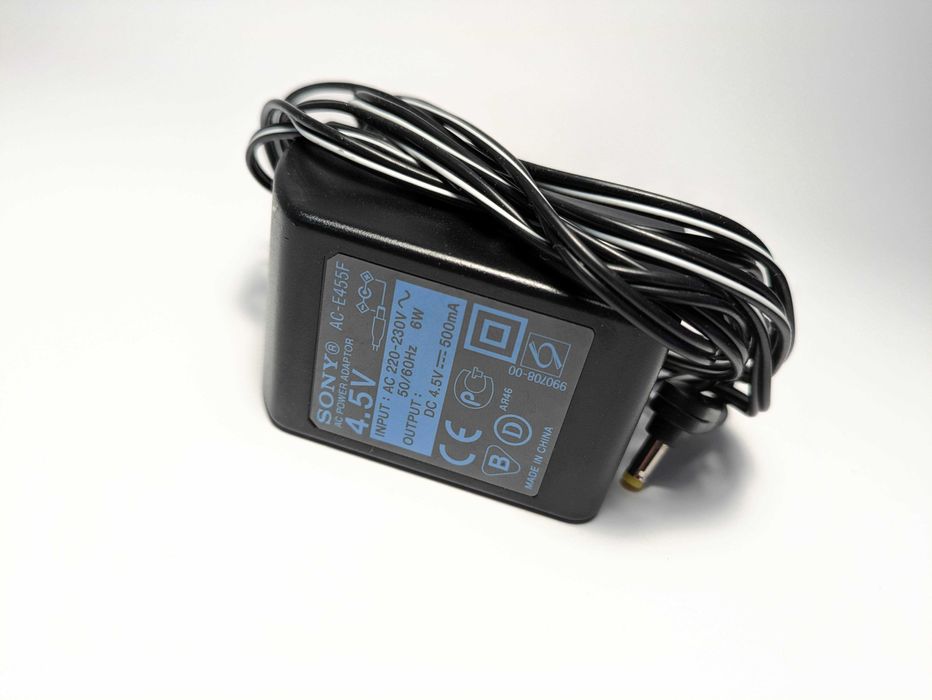 Sony Walkman D-E221 с кутия и всичко налично