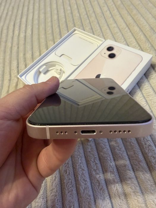 Продам iPhone 13